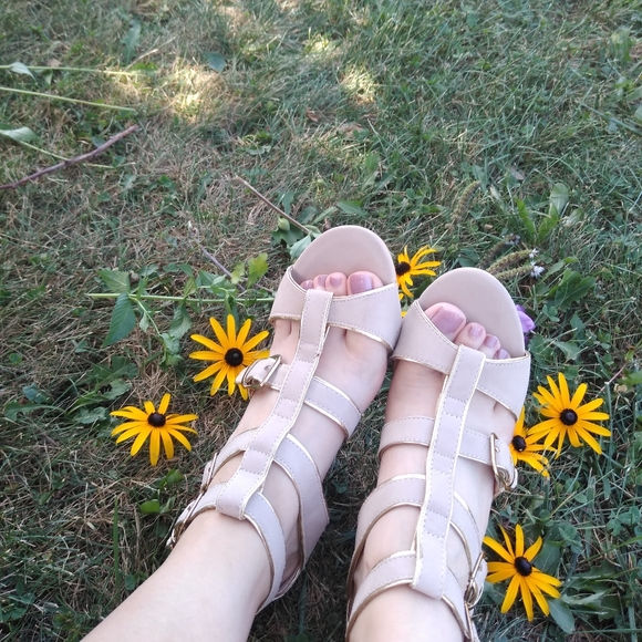 Platforms - Picture 4 of 5